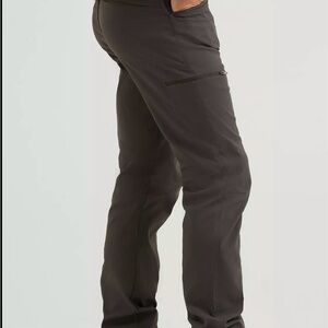 Wrangler ATG Men Pants 33x30 All Terrain Gear Stretch Outdoor Hiking Performance